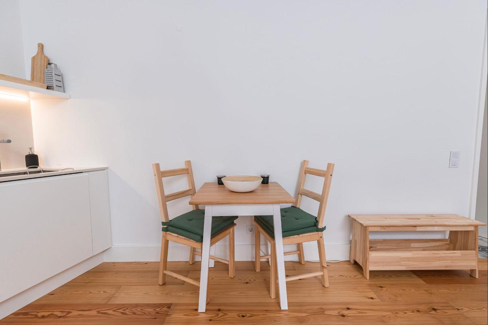 Whome Lisbon's Elite A Stylish & Modern W Patio Apartment *