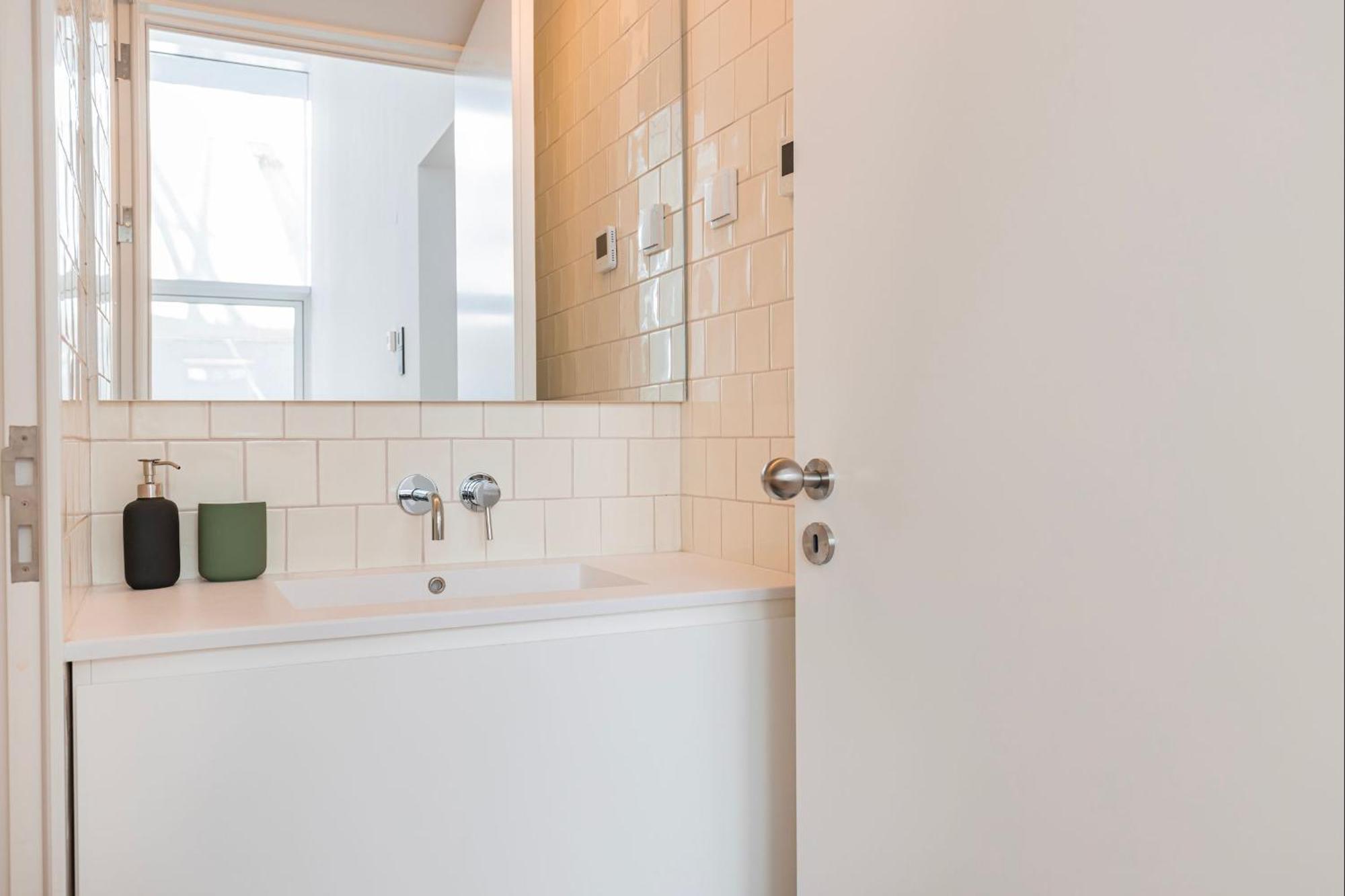 Apartment Whome Lisbon's Elite A Stylish & Modern W Patio Lisbon