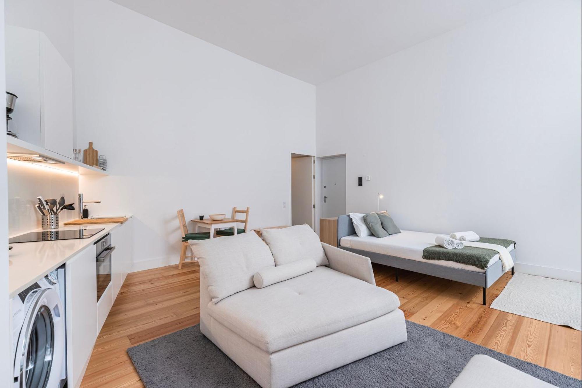 Apartment Whome Lisbon's Elite A Stylish & Modern W Patio Lisbon