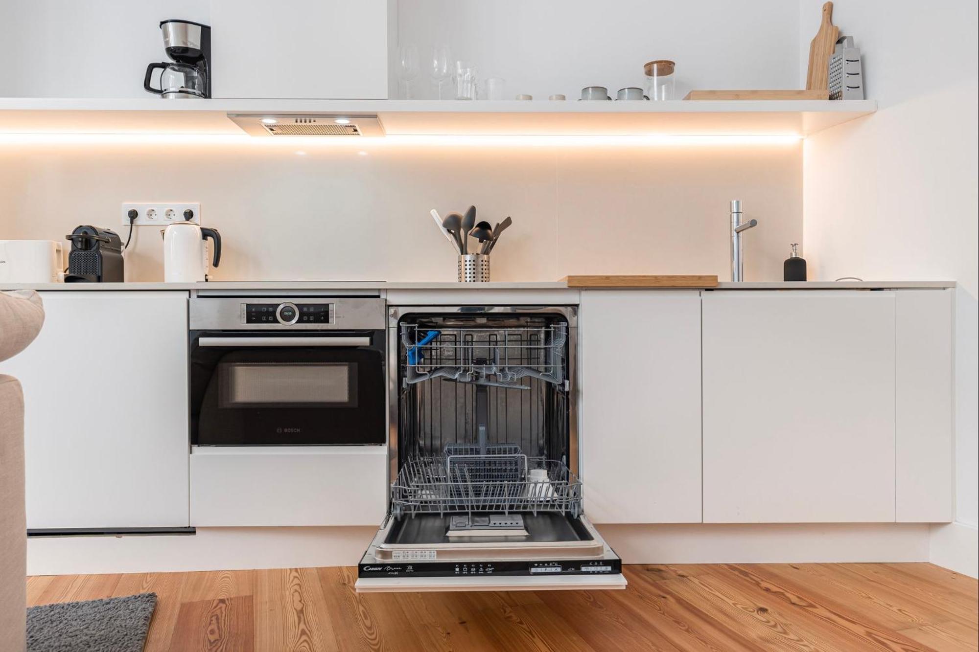 Apartment Whome Lisbon's Elite A Stylish & Modern W Patio Lisbon